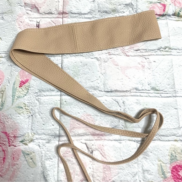 4 Piece Belt Lot (Reserved) - Picture 3 of 4